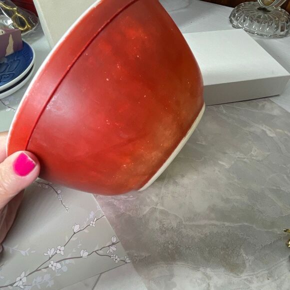 VTG Pyrex #402 2.5 Qt size Primary Colors line. - Picture 5 of 7